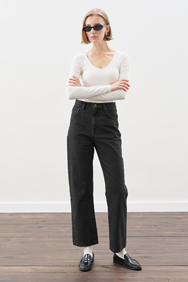 Straight Ankle Jean Pants Black