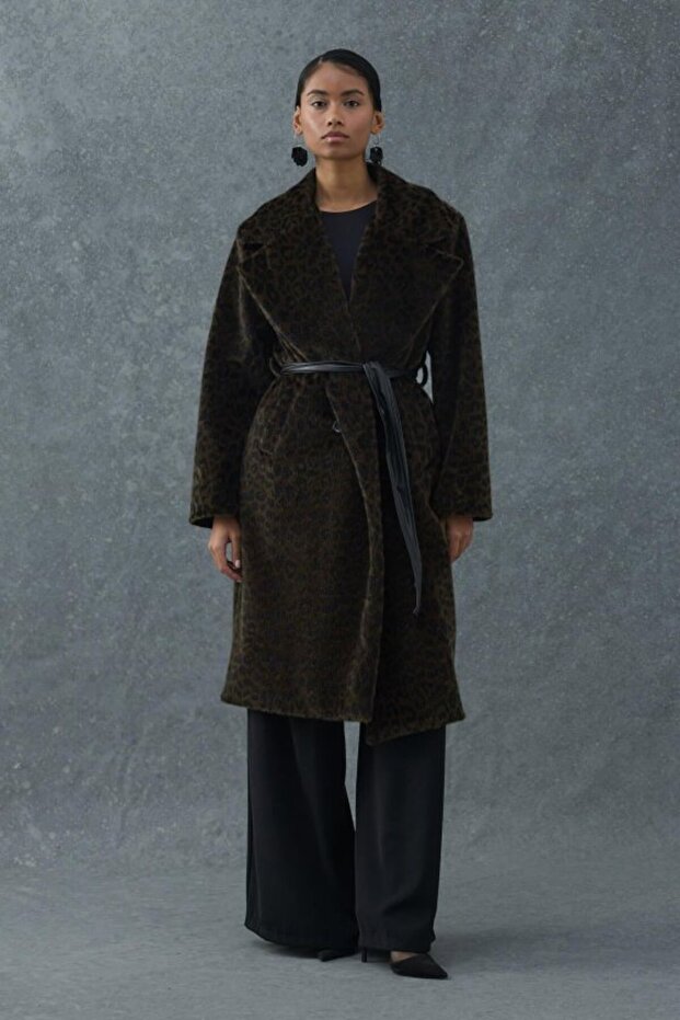 Khaki leopard detailed leather belted coat