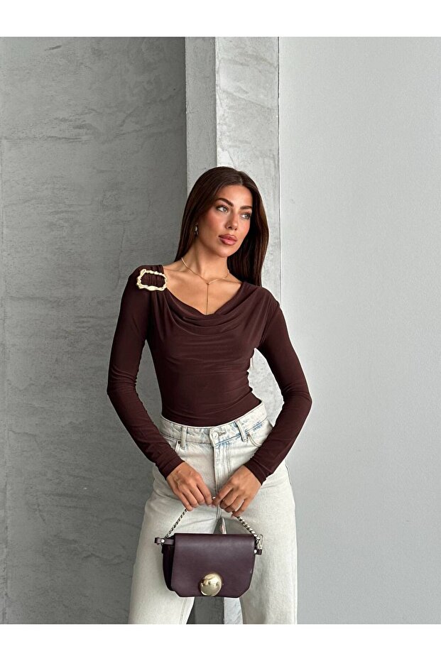 Pleated Accessory Detailed Blouse