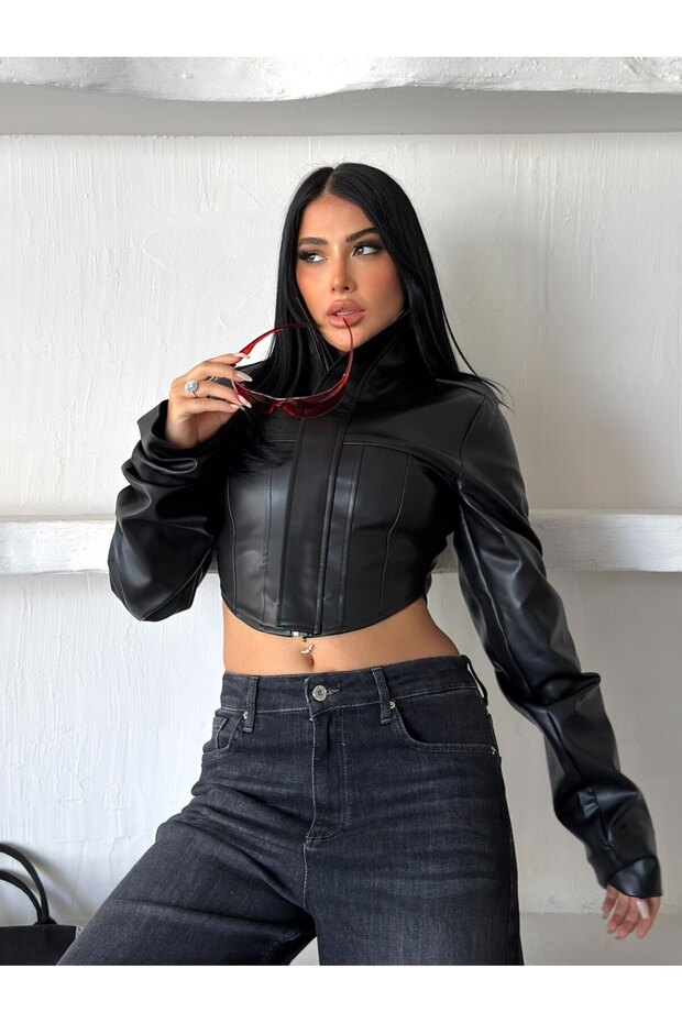 Women's Zippered Stand Collar Leather Short Jacket