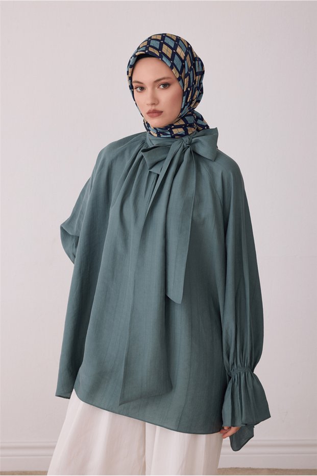 وشاح تيفيل الحريري أزرق 4408 81 نمط هندسي