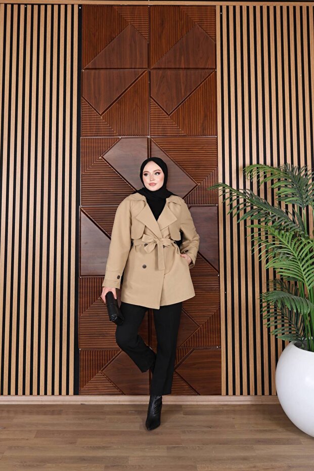 Stylish and Comfortable Short Trench Coat