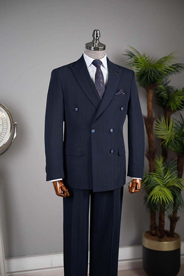 Exclusive double-breasted suit navy blue