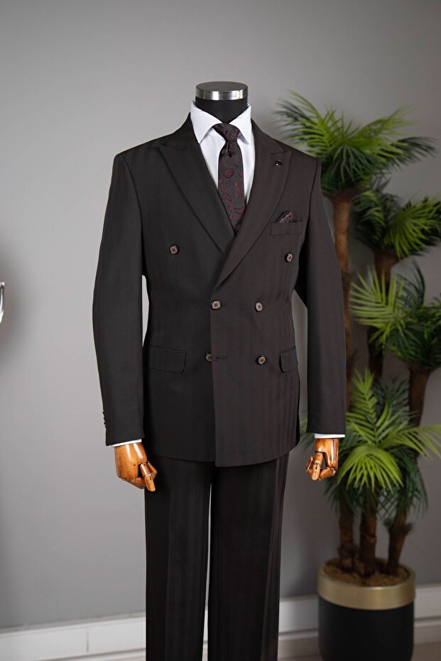Exclusive Double-Breasted Suit Brown