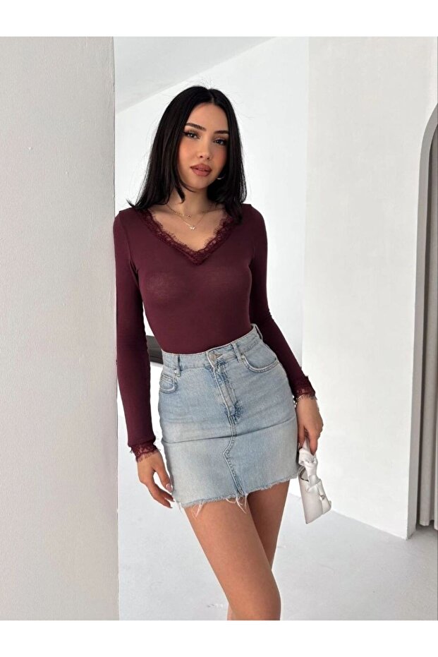 Women's V-Neck Collar Lace Detailed Soft Cashmere Textured Long Sleeve Basic Blouse
