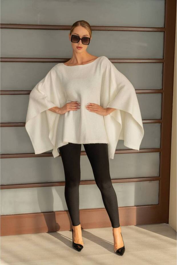 Boat Neck Poncho Form Batwing Sleeve Oversize Loose Soft Textured Knitwear Sweater Aw26Kz00027