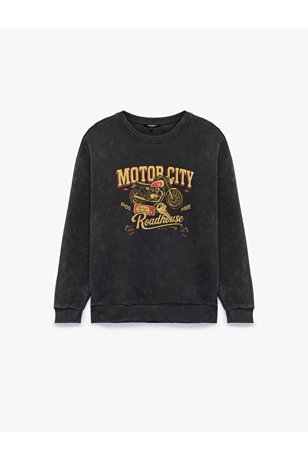 Three Threaded Threaded Washed Crew Neck Oversized Printed Sweatshirt