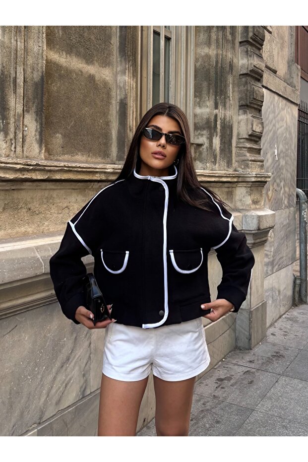 Women's Stand Collar Buttoned Jacket