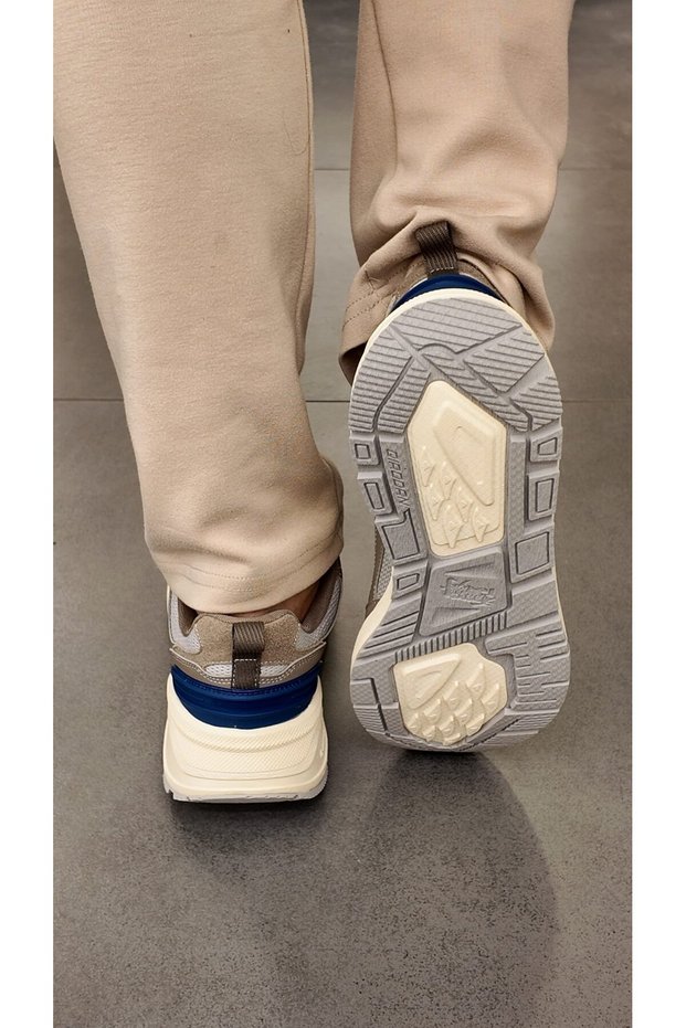 043254410 men's sports shoes