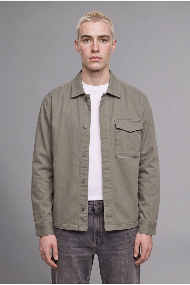 100% Cotton Single Pocket Hidden Placket Boxy Fit Basic Shirt Jacket F7124Ax26Au