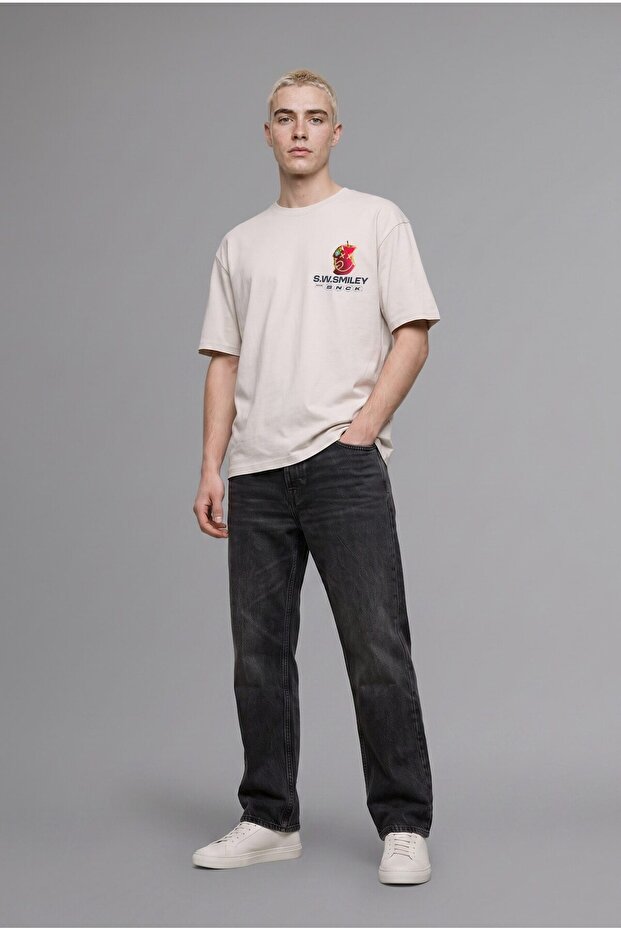 Smileyworld Boxy Fit Crew Neck Printed Short Sleeve T-Shirt H8415Ax26Au
