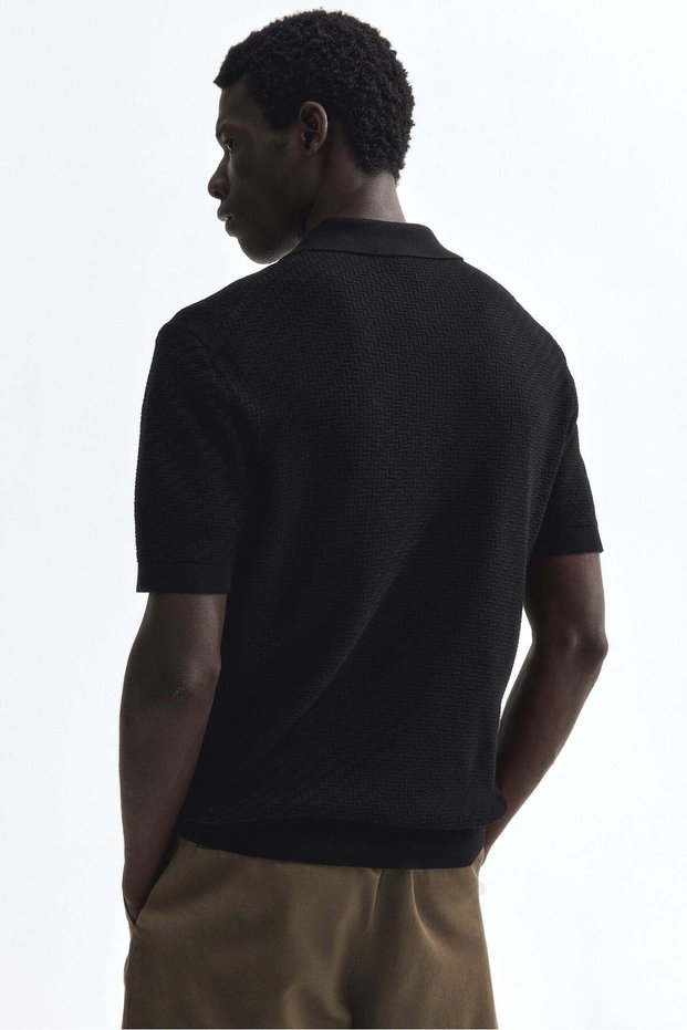 Slim Fit Textured polo shirt