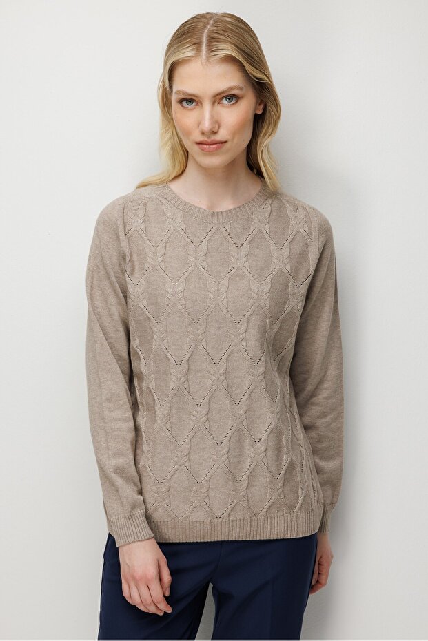 Women's Crew Neck Diamond Pattern Knit Sweater Mink
