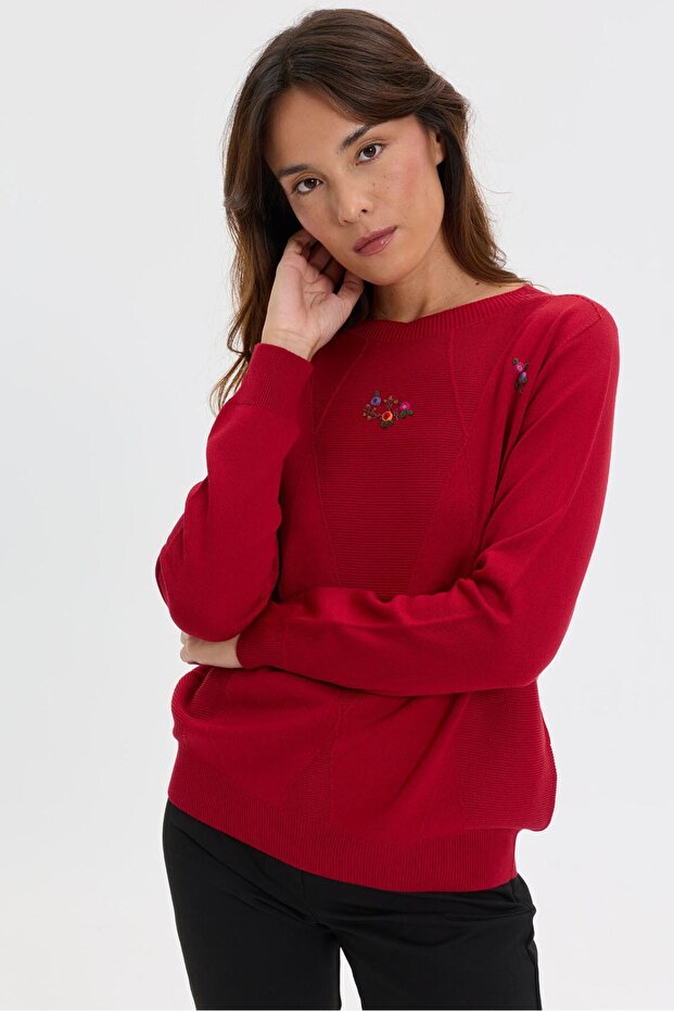 Women's Crew Neck Diamond Pattern Floral Embroidered Knitwear Sweater Red