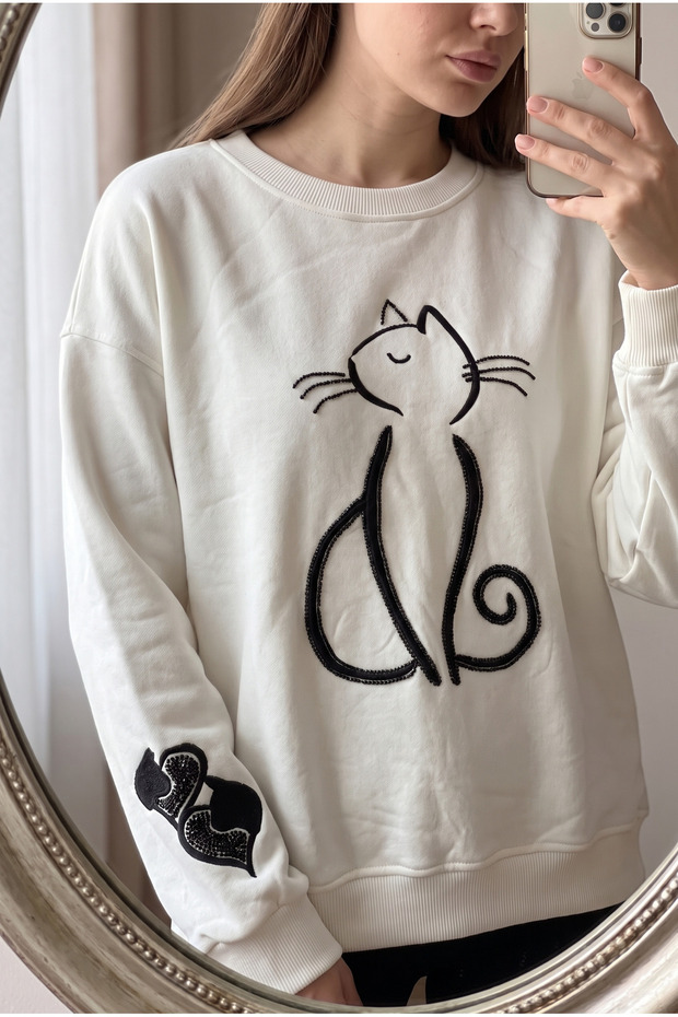 White Cat Embroidered Beaded 100% Cotton Sweatshirt