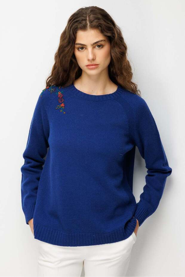 Women's Crew Neck Raglan Sleeve Embroidered Wool Sweater O.Indigo