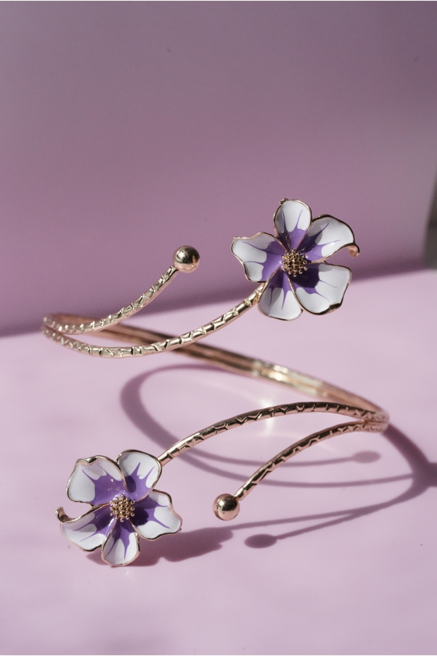 Floral arm bracelet