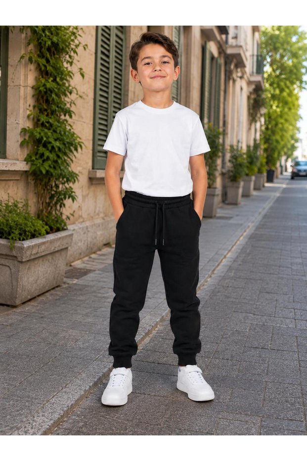 Winter Fleece-Lined 3-Thread Pocketed Unisex Children's Sweatpants for Girls and Boys, High Quality with Fleece Lining Inside.