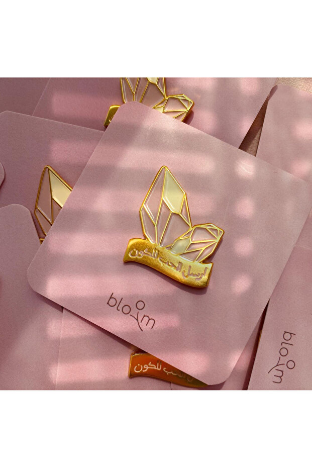 Send love brooch بينز ارسل الحب