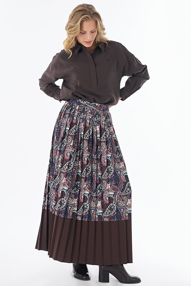 Shawl Pattern Pleated Skirt Brown