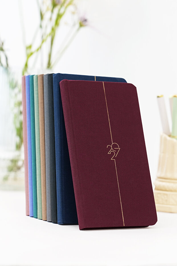 2027 Year Weekly Linen 9X17 cm Pocket Agenda 12 Months Burgundy
