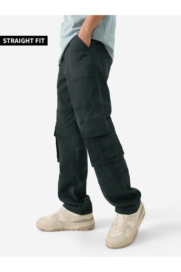 Men Dark Green Straight Fit Cargo Jeans