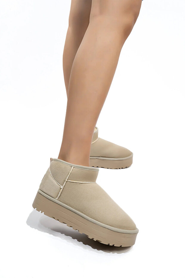 Women's Beige Thick Sole Suede Boots Thick Heeled Fur Lined Model Boots & Booties