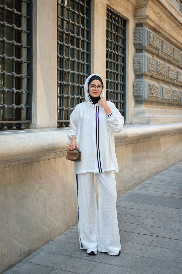 Women's Front Stripe Detailed Zippered Hooded Set White