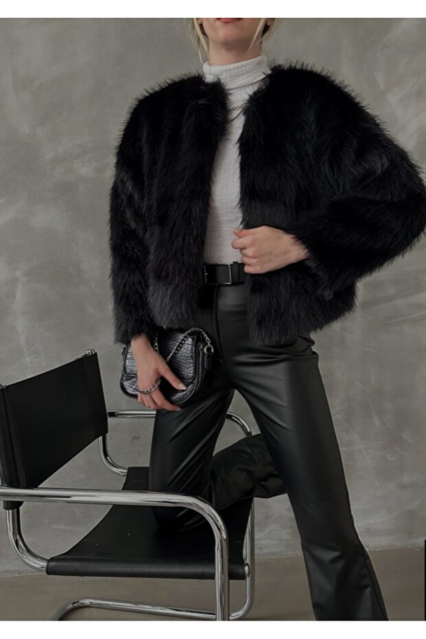 Black Women's Quality Washable Fur Coat & Jacket