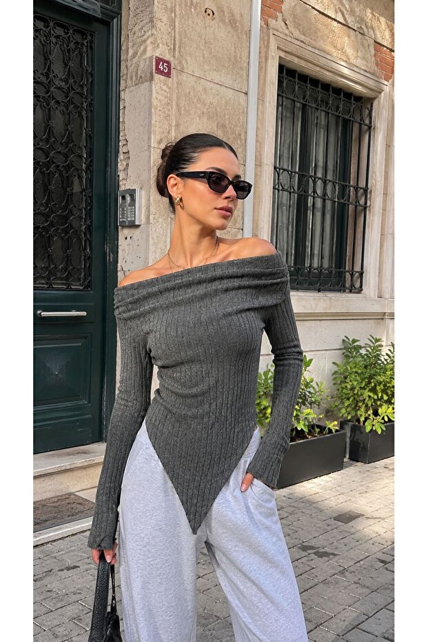 Soft Knitwear Blouse - Off-The-Shoulder Boat Neck Stretchy Knitwear Blouse