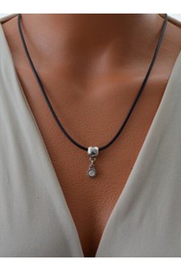 Necklace - Silver Color -