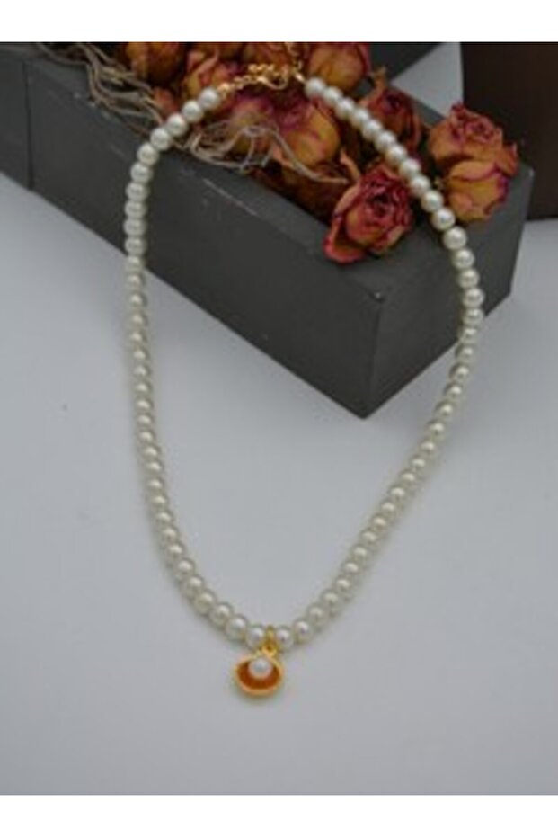 Pearl Sea Shell Necklace - White -