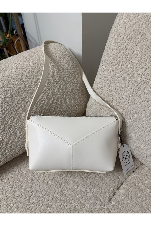 Zippered Hand and Shoulder Bag