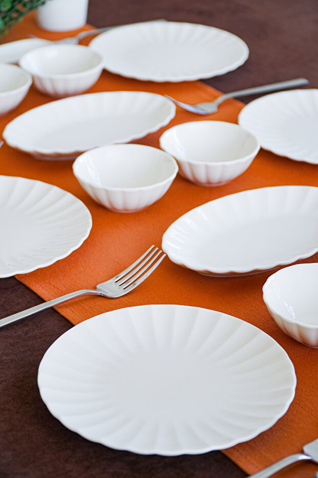 Derya 16 Piece Porcelain Breakfast Set for 6 People