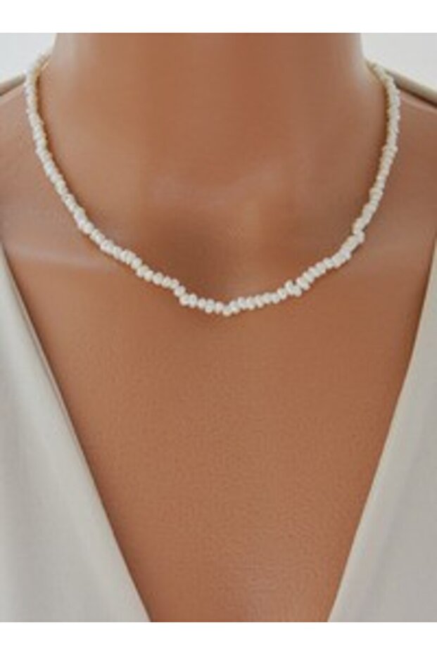 Delicate Pearl Necklace -