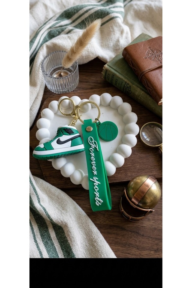 Concerse Shoe Keychain