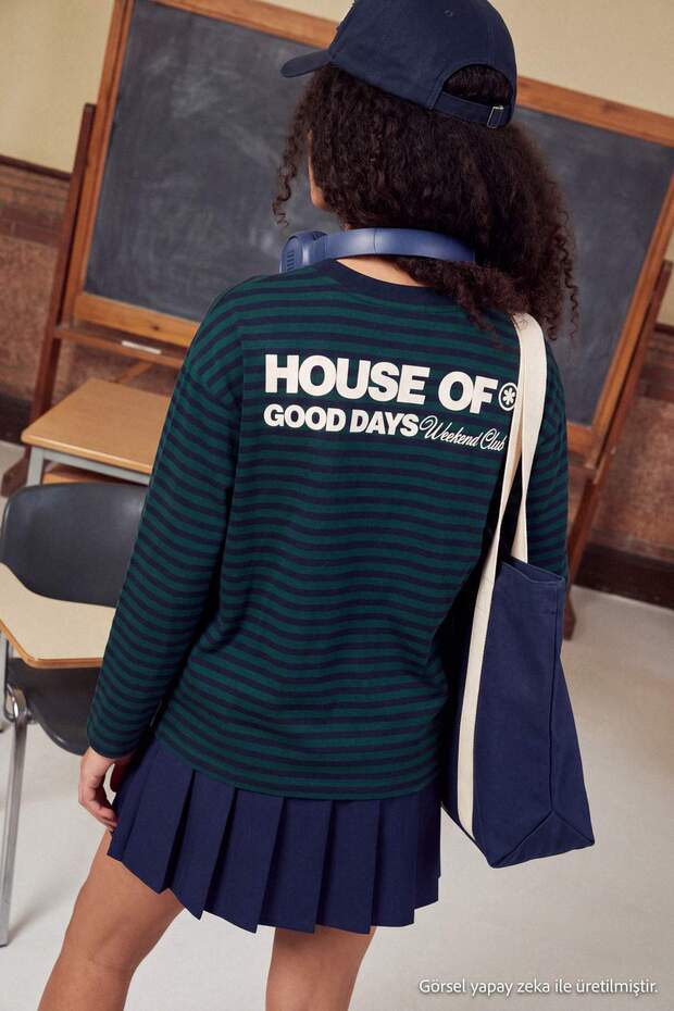 Yeşil Pamuklu Çizgili Ön ve Arka Baskılı Oversize/Geniş Kesim Örme T-Shirt TWOAW27TS00072