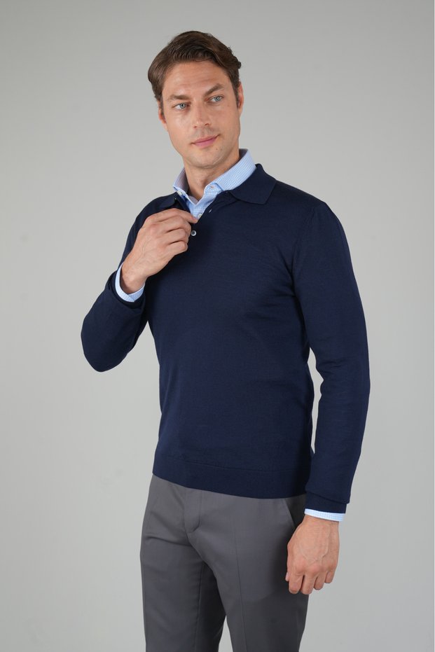 Navy Blue Wool Buttoned Polo Collar Knitwear