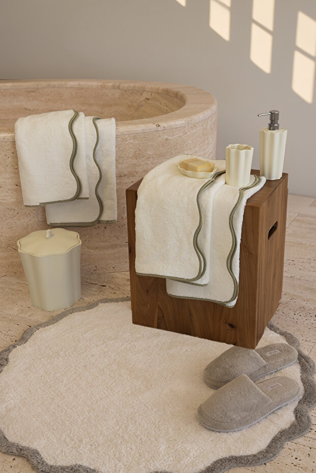 Scallop 100% Cotton Towel 4/50X90 cm Ecru+Olive