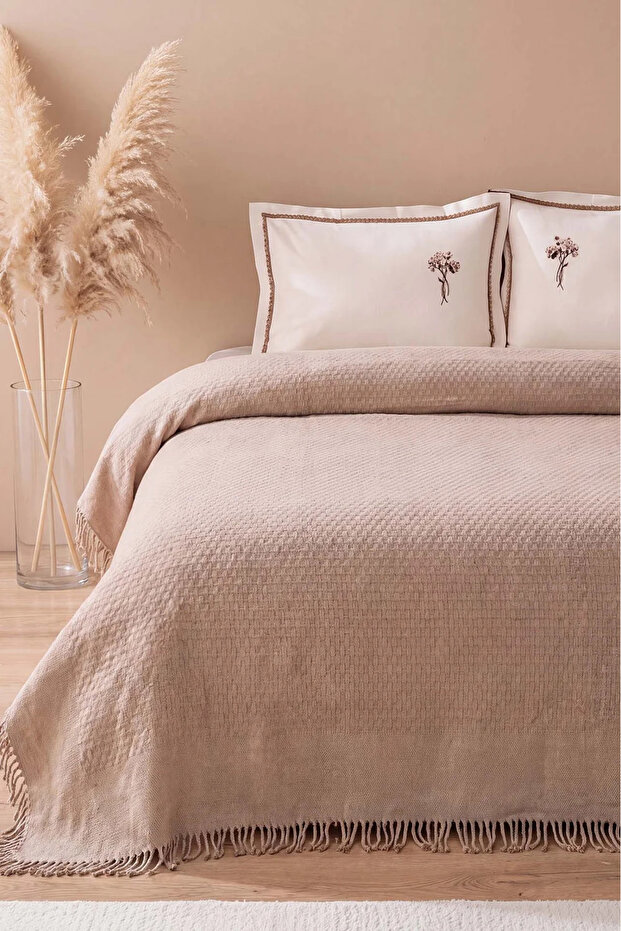 Helen Brown Embroidered Double Blanket Set 4 Piece Sleep & Dowry Set
