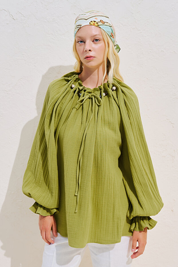 Muslin Blouse with Ruched Collar Green