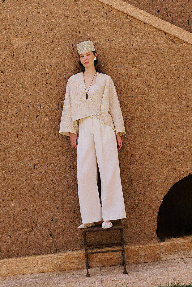 Premium Embroidered Kimono Ecru