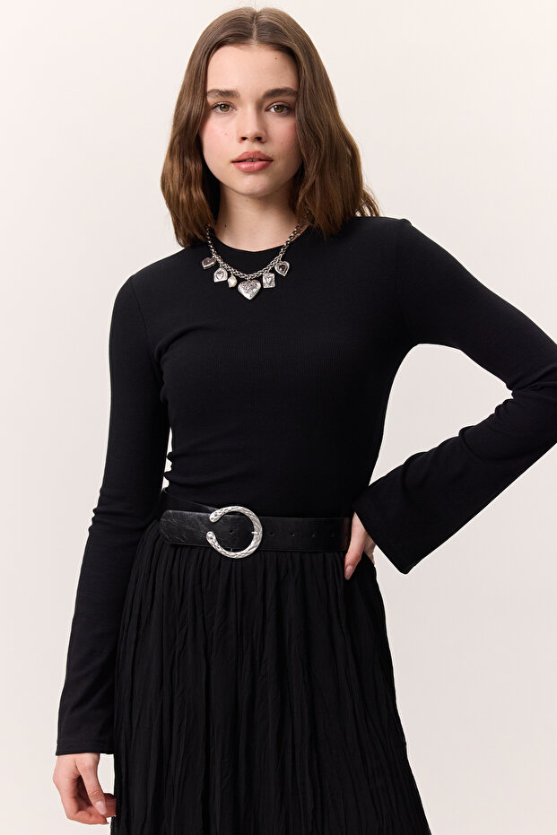 Evaze Sleeved Body Black