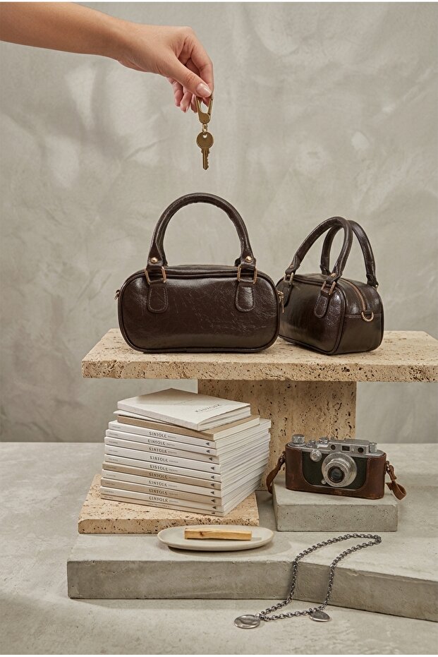 Women's Brown Wrinkled Textured Faux Leather Hand and Shoulder Bag