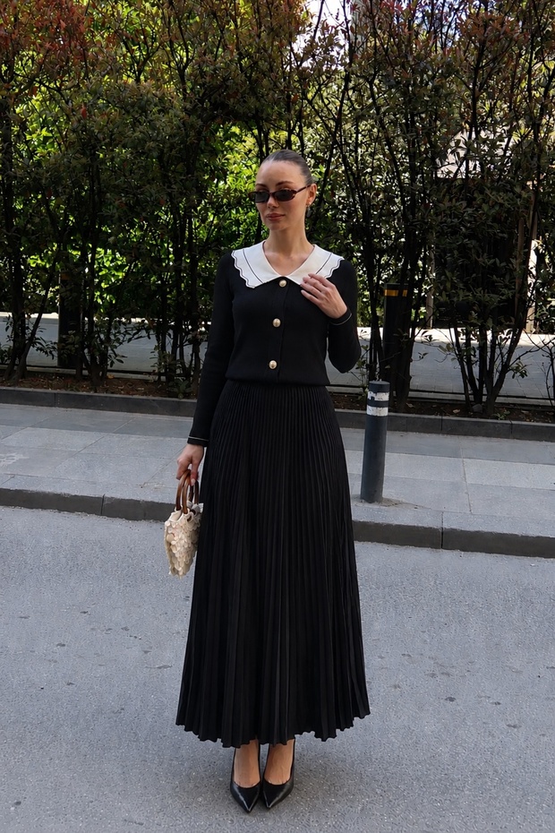 Black Pleated Flowy High Waist Knit Long Skirt