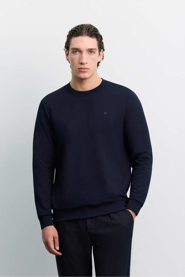 Men's Navy Blue Crew Neck Easy-Iron Regular Fit Sweatshirt B001035