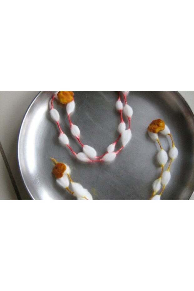 Traditional Kaapas Mala – Pure Cotton Garland for Deity Idols (Kapaas ki Mala/Gejjevastra-16pcs-1 Pkt)