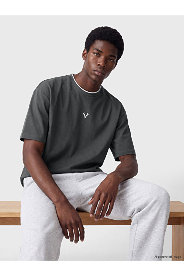 Esvab • Modern & Distinctive Zero Roba Collar Men's Sports T-Shirt