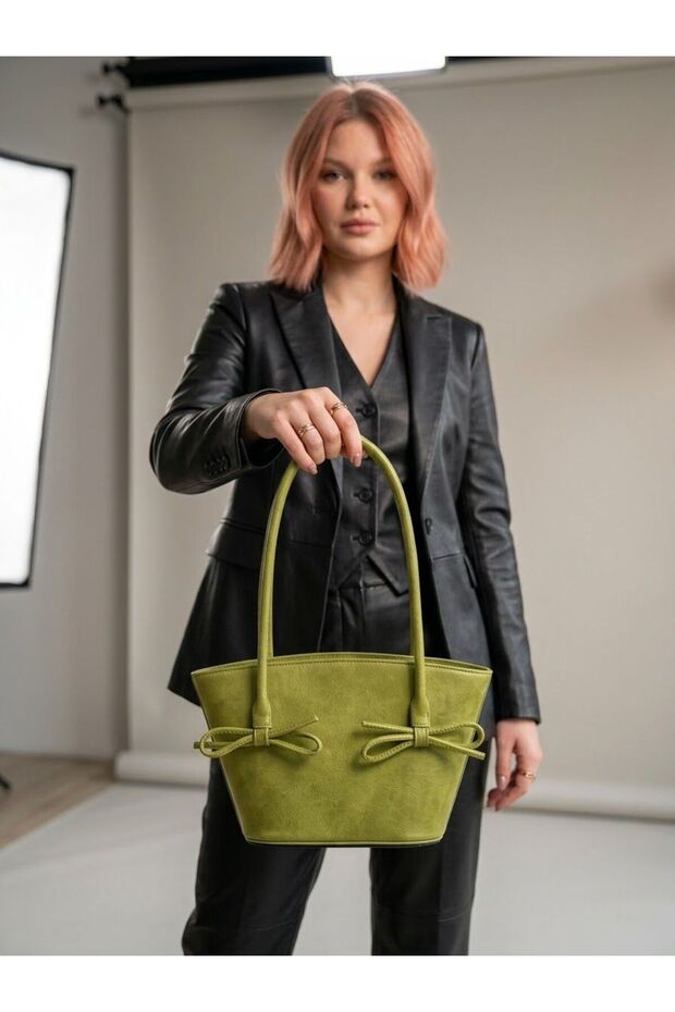 Women's New Model Shiny Leather Bow Detailed Inner Zipper Medium Size Stylish and Luxurious Shoulder Bag (Height 17 cm Width 27 cm)