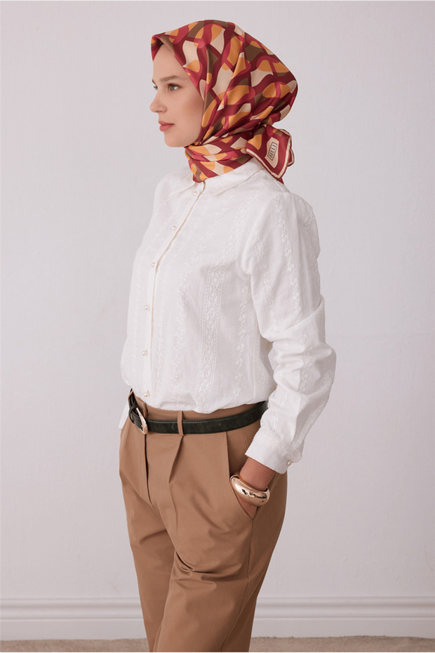 وشاح تيفيل الحريري سالمون 4420 02 بنمط هندسي